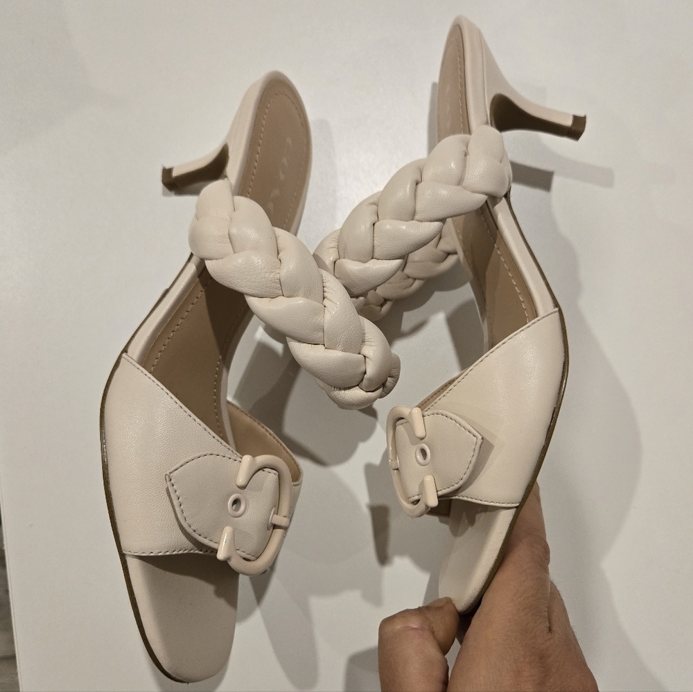 Coach Women's Mollie Cream Braided Sandals Sz 8 Like New - Picture 6 of 11